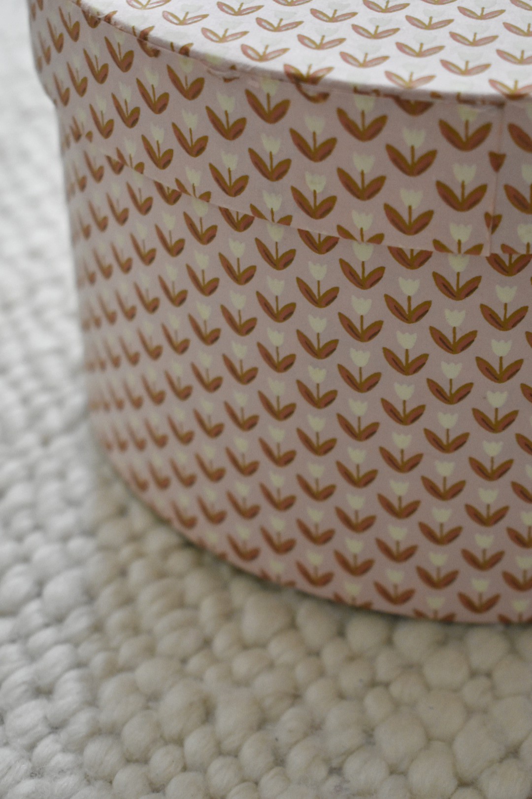 Okrugla dekorativna kutija Calla crvena M - Slika 3