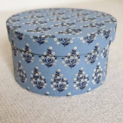 Okrugla dekorativna kutija Calla plava S